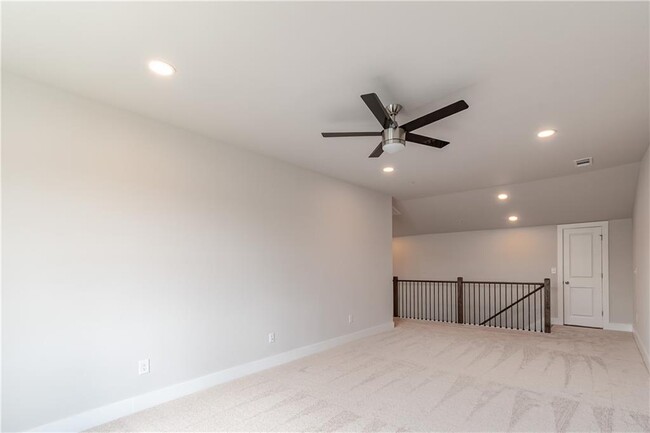 Building Photo - 1239 Waterfall Ct