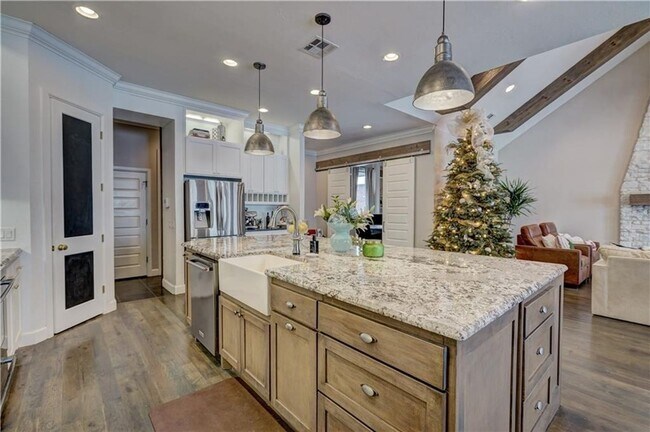 Building Photo - 4 Bedroom Home in Gated Lakes of Traditions- Backs up to a greenbelt- Pool and Playground