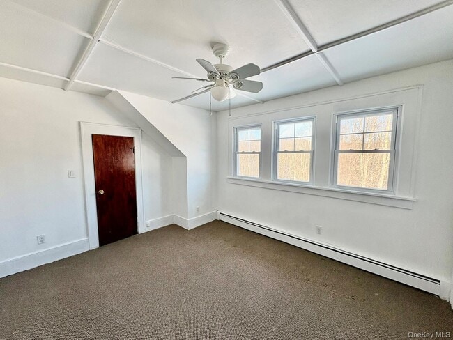 Building Photo - 241 W Lake St