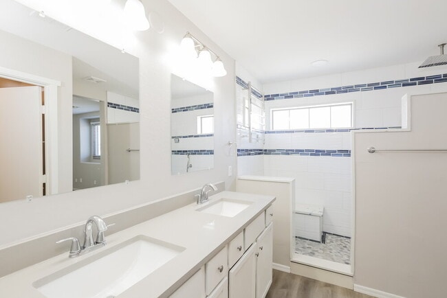 Building Photo - 7057 S 7th Ln