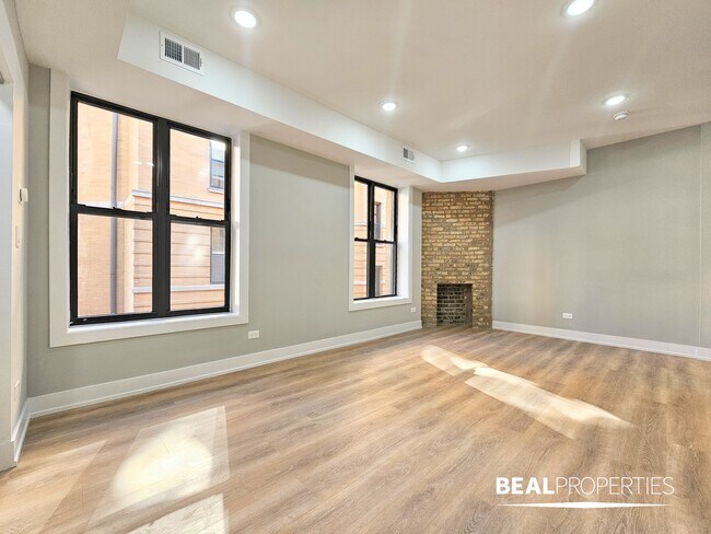 Building Photo - 438 W Belden Ave