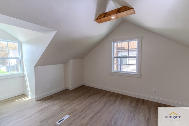 Building Photo - 6510 Kriel St