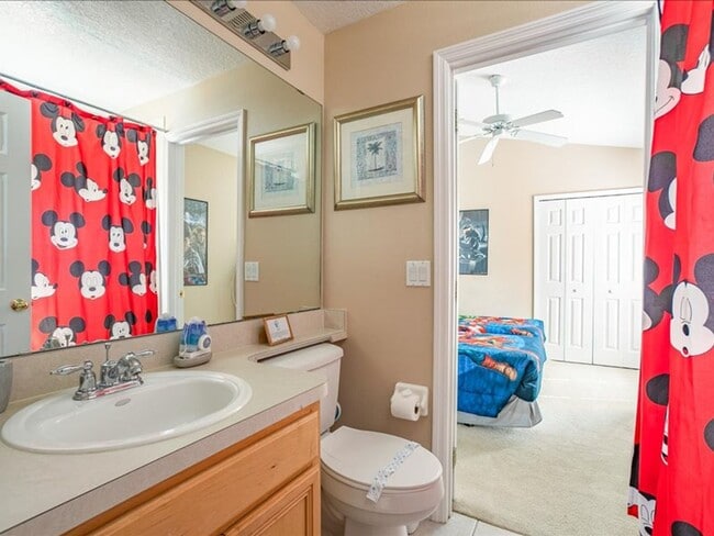 Building Photo - Stunning Fully Furnished 4-Bedroom, 3-Bath...