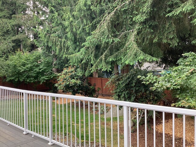 Building Photo - Charming Mukilteo Rambler in a Prime Location
