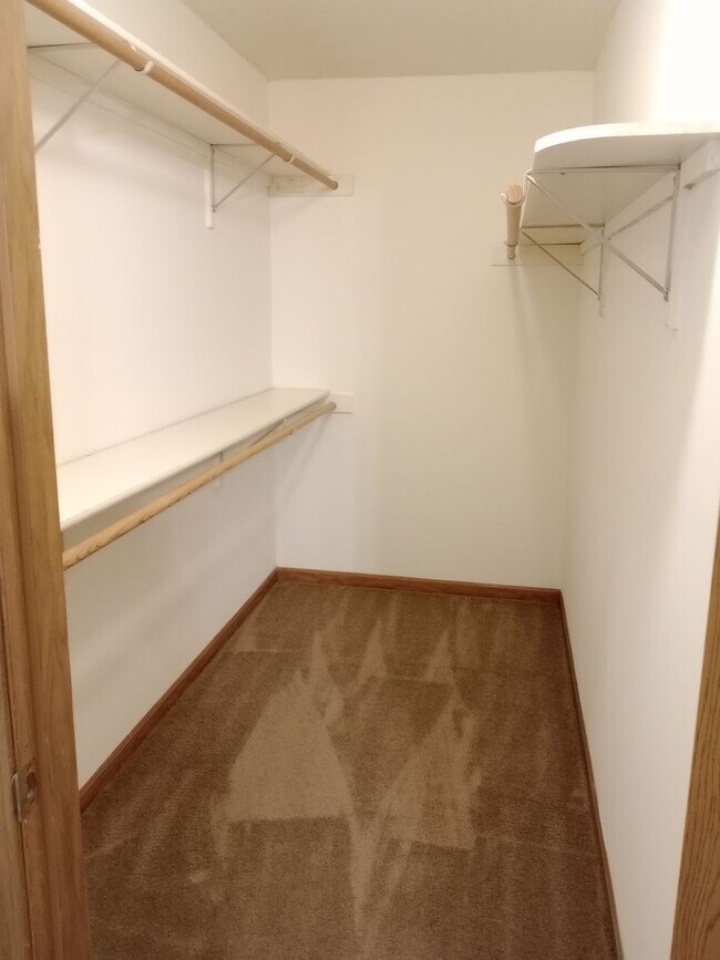 Building Photo - 3546-3548 Prescott Dr.