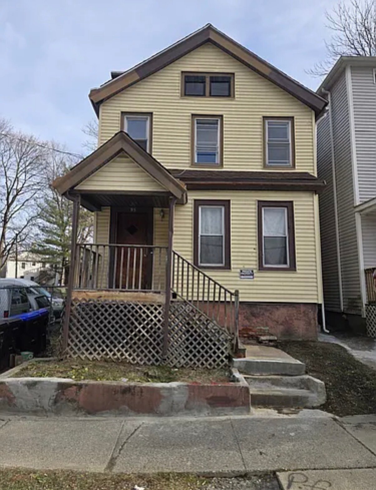 Building Photo - 95 Catharine St