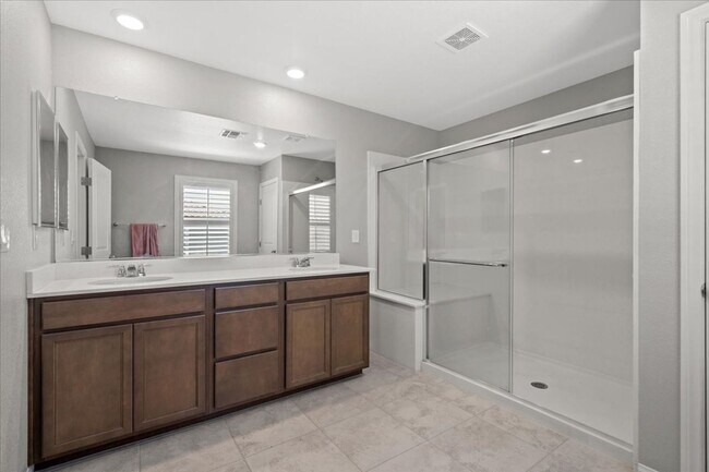 Building Photo - 7014 Solano Cyn Ave