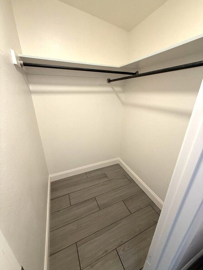 Building Photo - Charming 3 bedroom in NE Albuquerque. Osuna/San Pedro area near San Mateo. Refrigerated Air! 2 Ca...