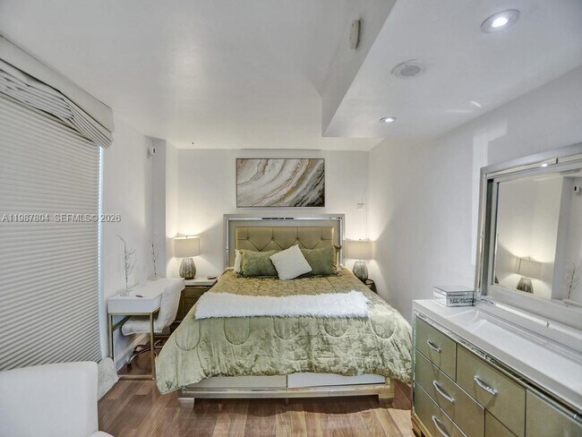 Building Photo - 3370 Hidden Bay Dr