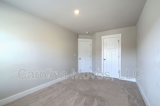 Building Photo - 251 Keaton Ct