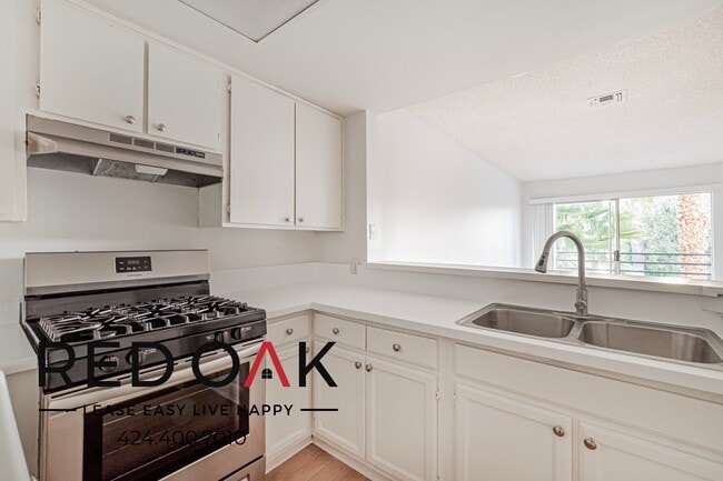 Building Photo - 130 S Alexandria Ave