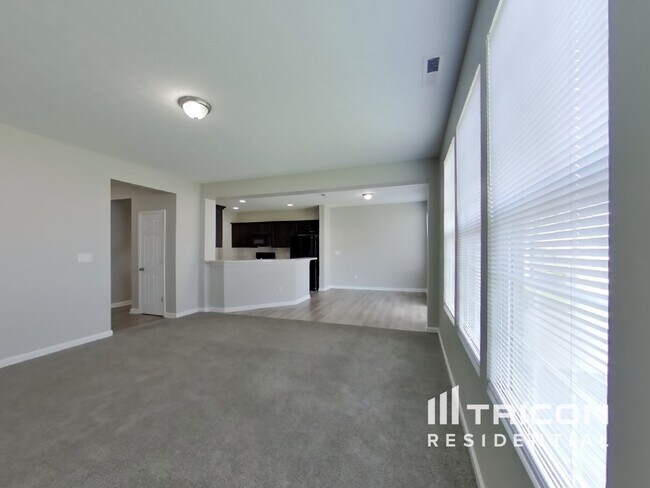 Building Photo - 2488 Shadow Bend Dr