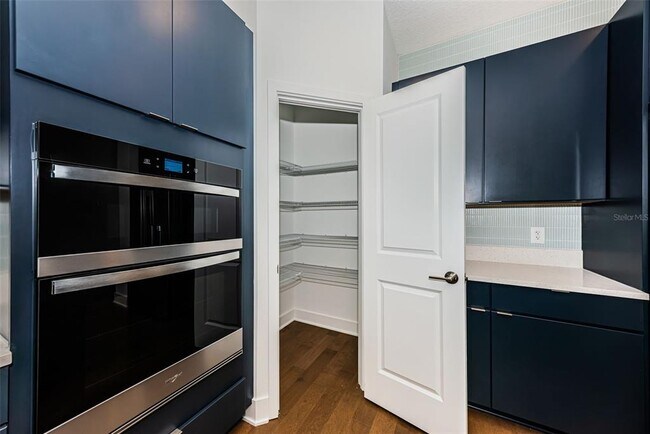 Building Photo - 1701 25th Ave N