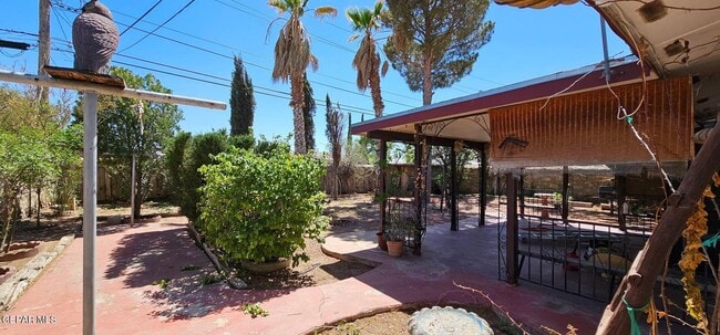 Building Photo - 824 Chapala Ct