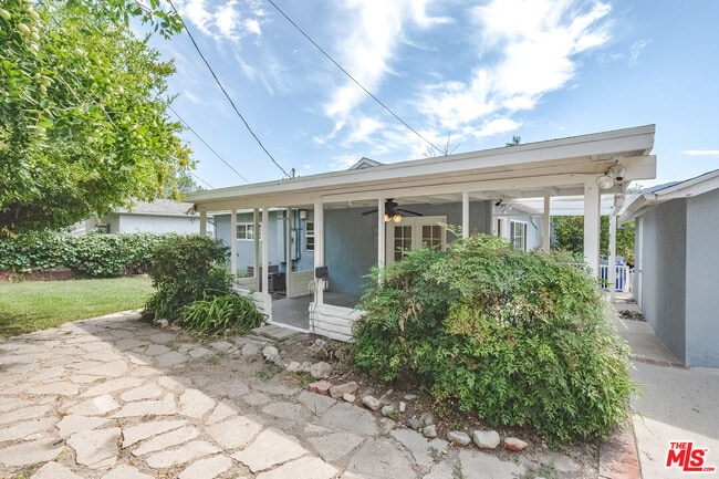 Building Photo - 3141 Fairmount Ave
