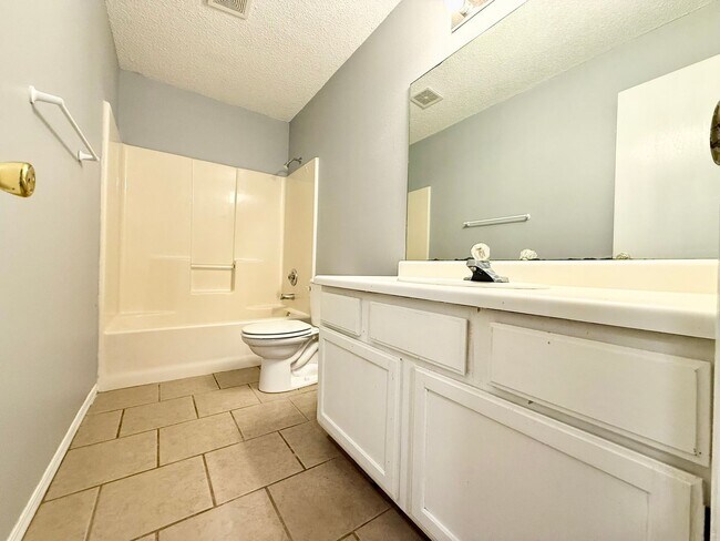Building Photo - ***3102 NE 12th Street***