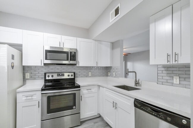 Building Photo - 521 Villa Del Sol Cir