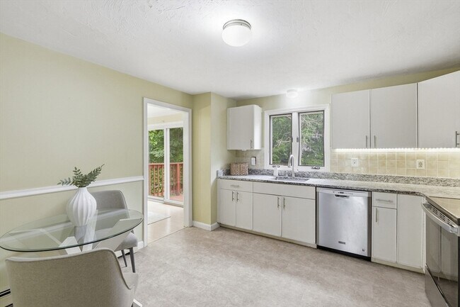 Building Photo - 51 Hosmer St