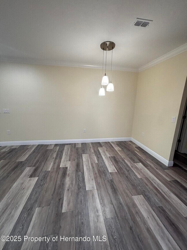 Building Photo - 1159 MacFarlane Ave