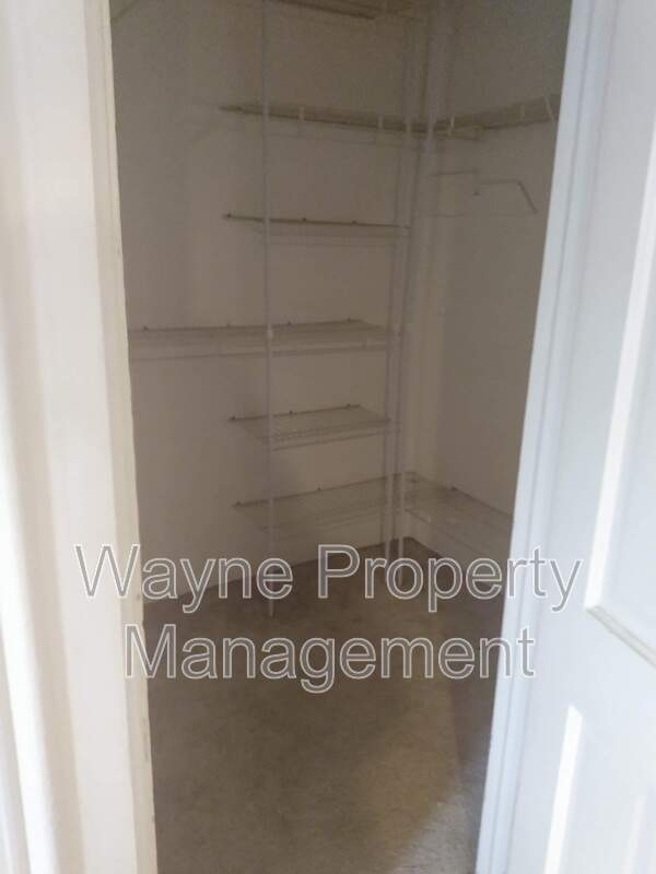 Building Photo - 744 1st St