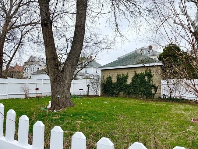 Building Photo - 51 Presentation Rd