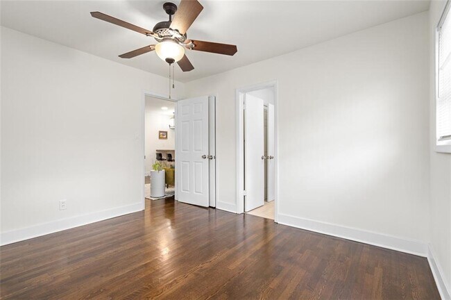 Building Photo - 1437 Vesta Ave