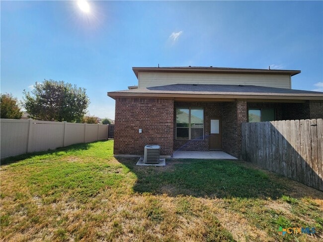 Building Photo - 501 Creekside Cir