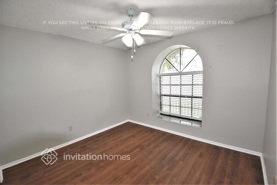 Building Photo - 11003 Kenbrook Dr