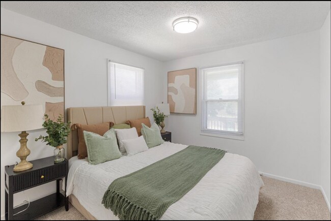 Building Photo - Updated South Omaha Home with Oversized Ga...
