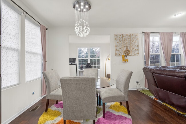 Building Photo - 61 Pacific Ave