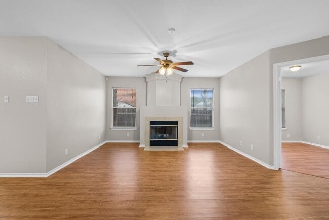 Building Photo - 905 Lodosa Dr