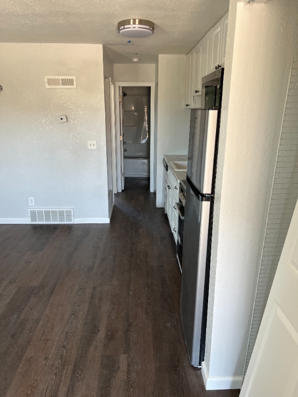 Building Photo - 810 Yucca Dr