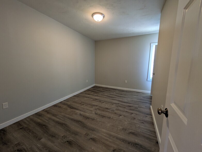 Building Photo - 212 Wareham St