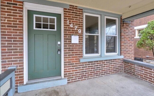 Building Photo - 1479 Bryden Rd