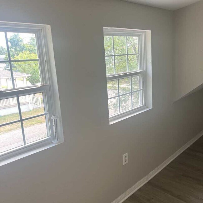 Building Photo - 3233 W 50th St