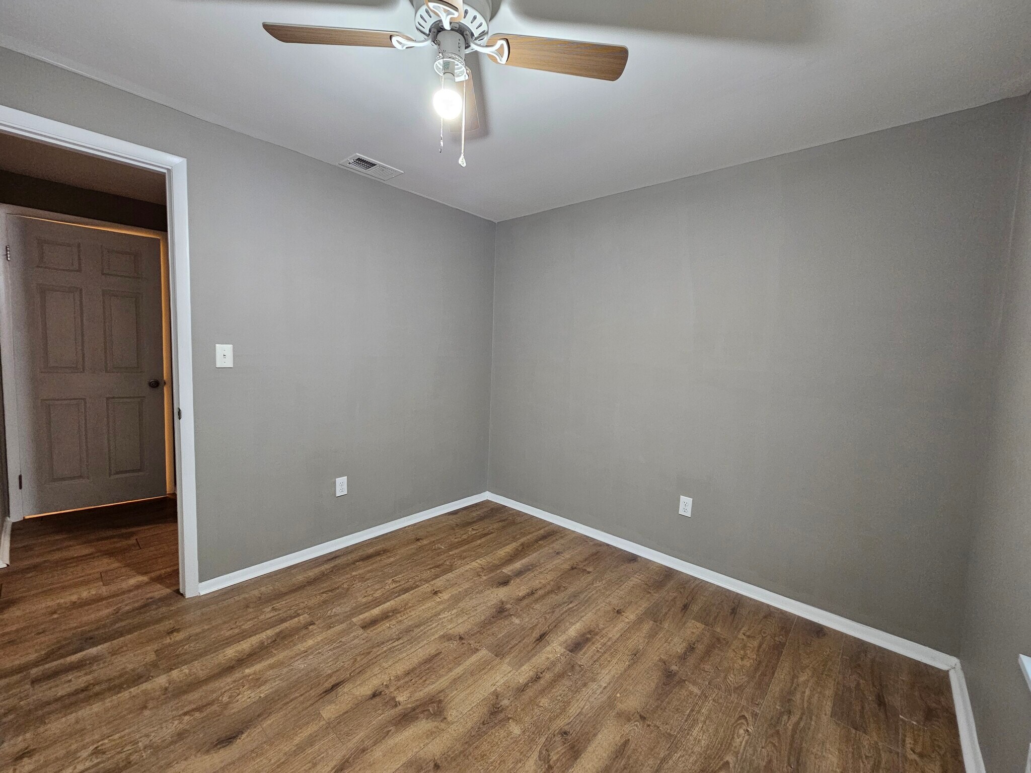 Building Photo - 182 Forestview Cir