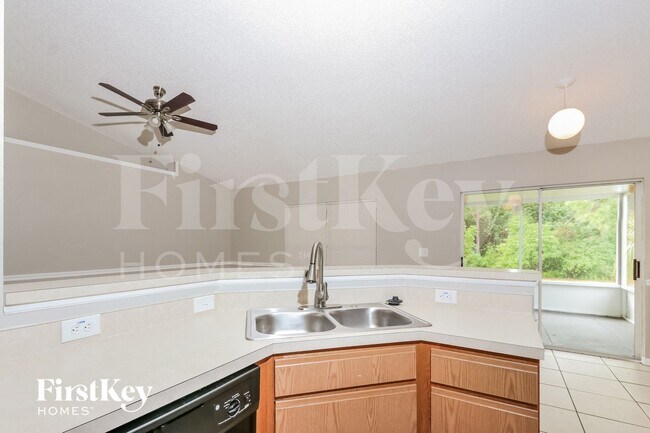 Building Photo - 2998 SW Vittorio St