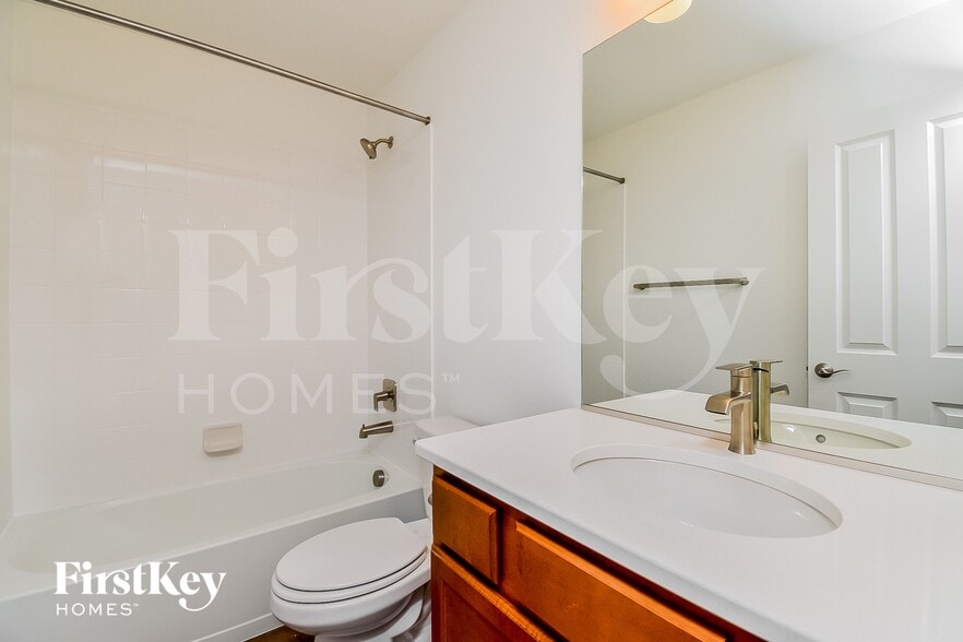 Building Photo - 10681 Luneth Dr