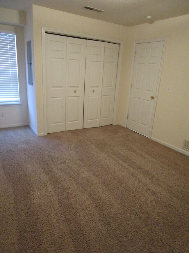 Building Photo - 4404-4404 W Jeana Ct