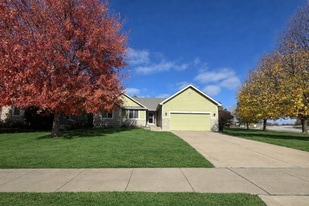 Building Photo - 1380 Stone Creek Dr