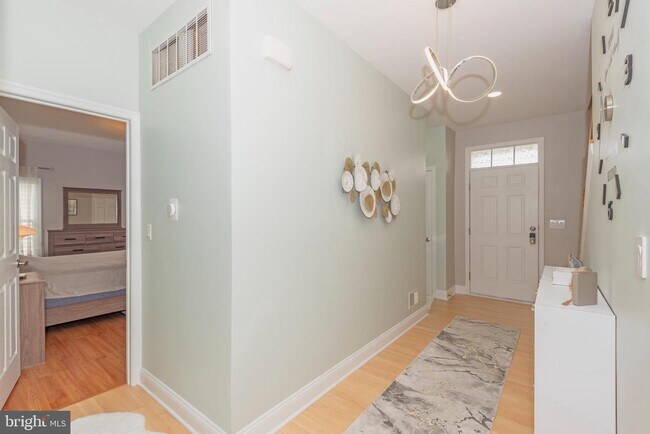 Building Photo - 18959 Gold Finch Cove