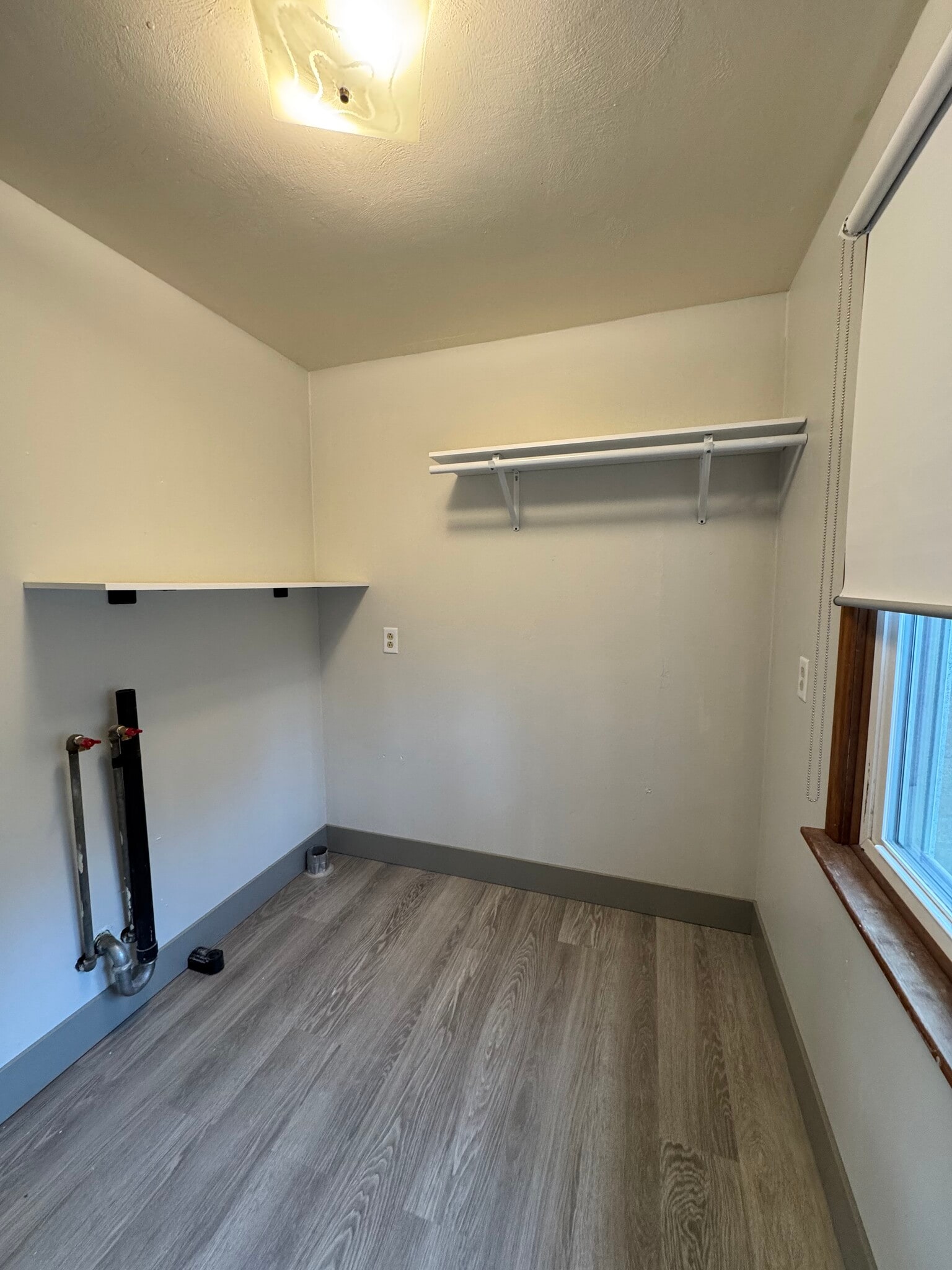 Building Photo - 441 Uhl St