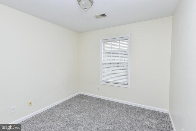 Building Photo - 24 Sanford Dr