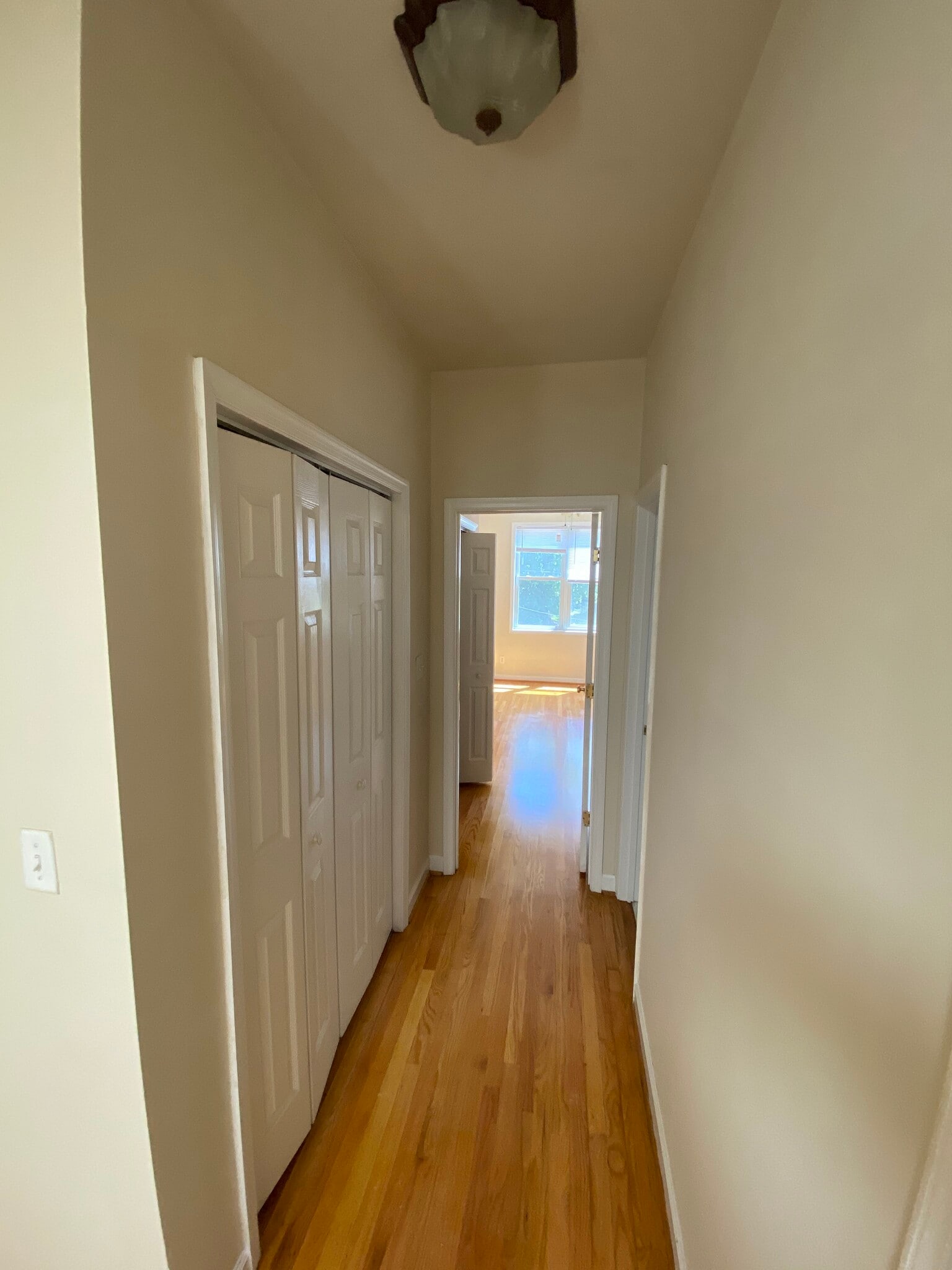 Building Photo - 1261 W Cary St