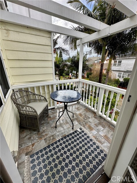 Building Photo - 336 10th St