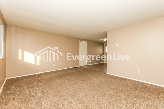 Building Photo - 6712 Hubbard Dr