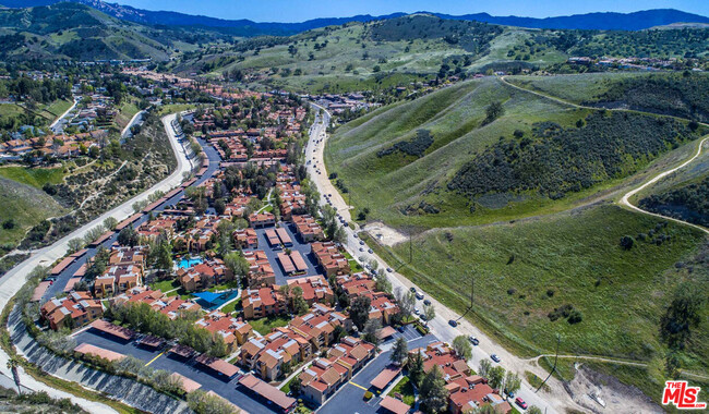 Building Photo - 5940 Las Virgenes Creek