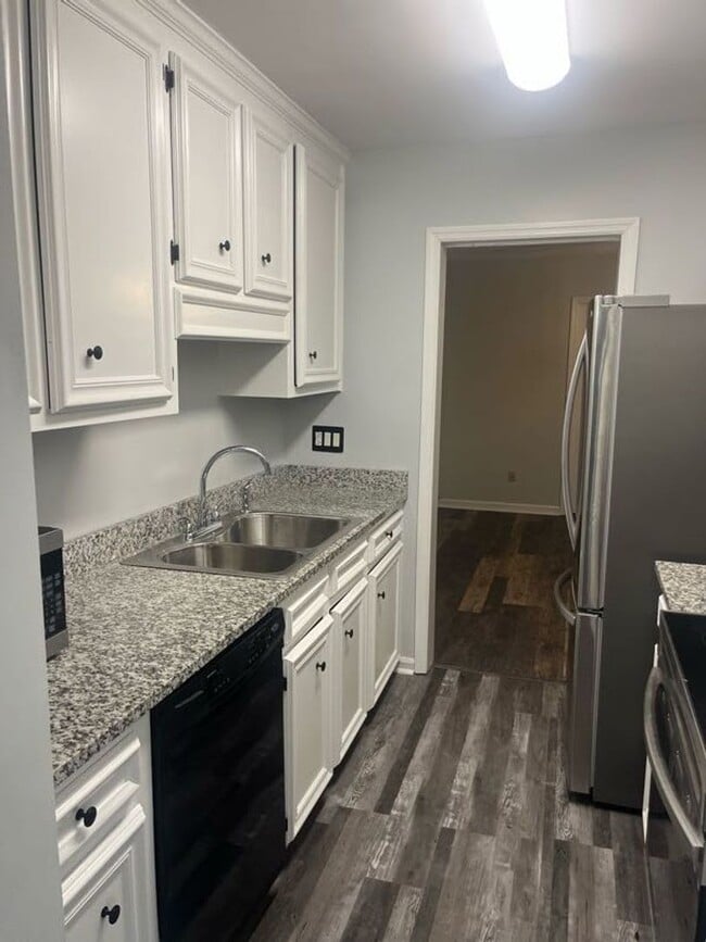 Building Photo - Available now. Beautifully Remodeled Townhouse Available in Central Mt Pleasant!