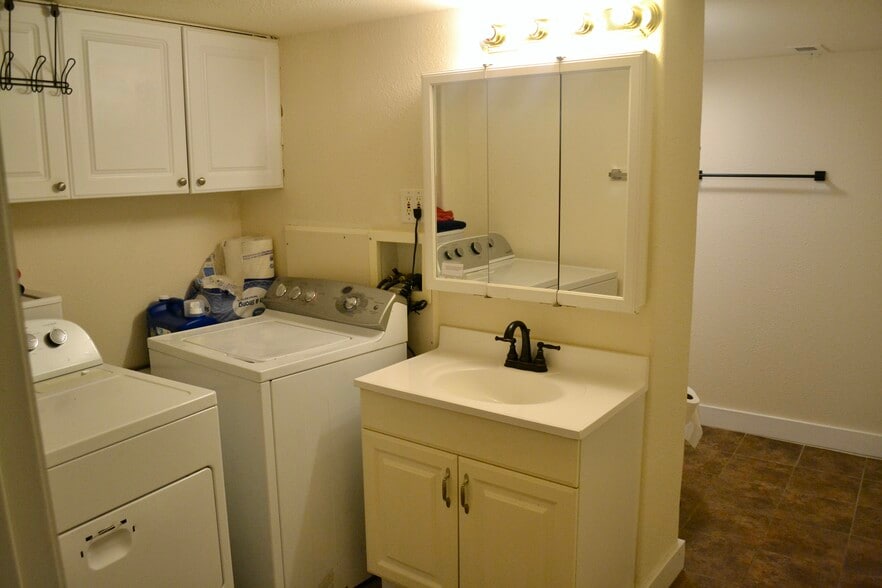 Building Photo - 923 4th St SW