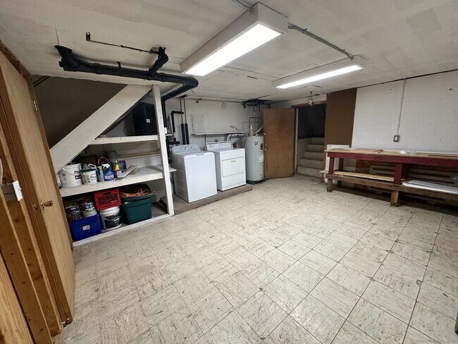 Building Photo - 26 Couch St